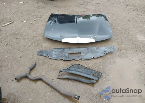 2000 Lincoln Town Car Signature z USA, uszkodzony, nr VIN 1LNHM82W1YY936080